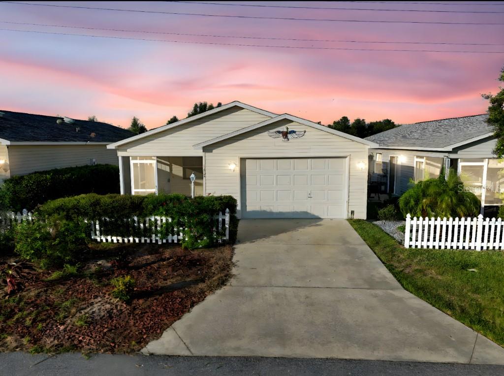 Navidad St, The Villages, FL 32162