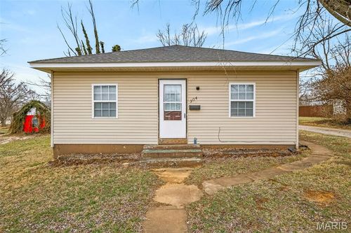 304 Lewis St, Park Hills, MO, 63601-2252 | Card Image