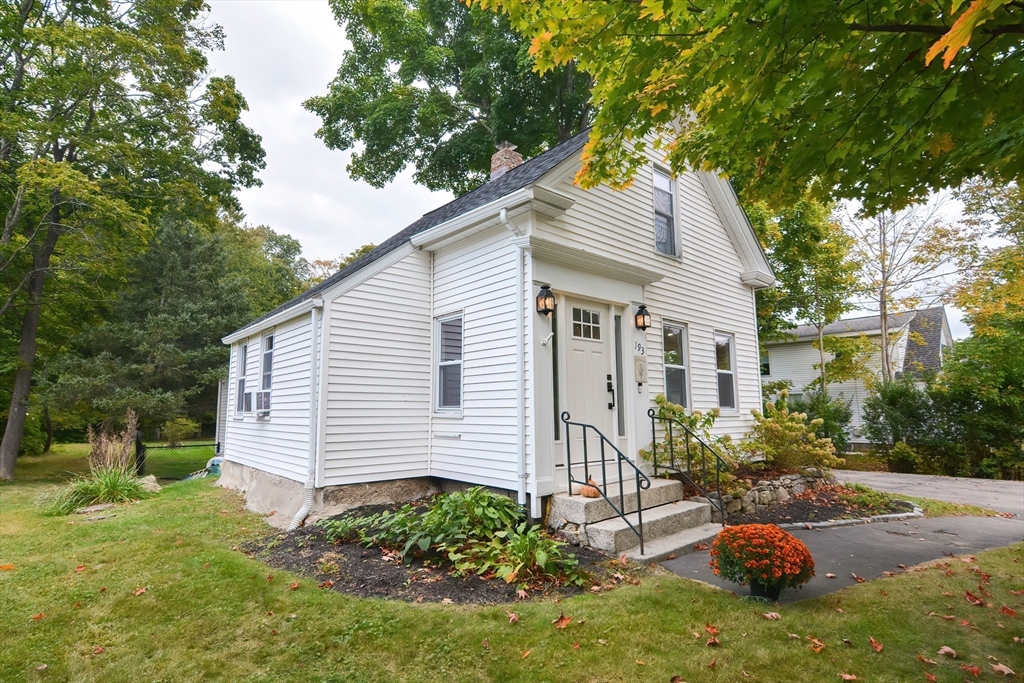 Hayden Rowe St, Hopkinton, MA 01748