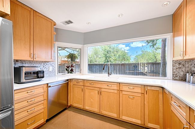 Another view of the kitchen. | Image 25