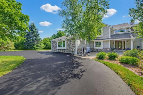 W220N11412 Amy Belle Road, Germantown, WI, 53022 | Card Image