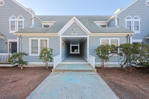 43-43 Fairway Ln, Blackstone, MA, 01504-2309 | Card Image