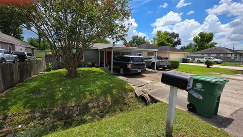 1075 Marjorie St, Houston, TX, 77088-6260 | Card Image