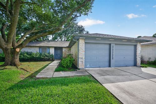 17126 Hewing Dr, Friendswood, TX, 77546-2625 | Card Image