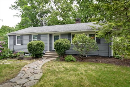 76 Pleasant St S, Natick, MA, 01760 | Card Image
