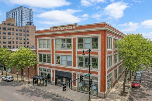 apt-210-2000 Michigan Ave, CHICAGO, IL, 60616-4749 | Card Image