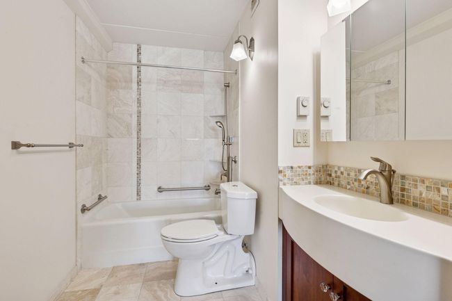 Private owner's bath | Image 18