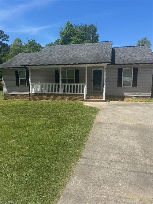 207 Willowbrook Dr, Thomasville, NC, 27360-6132 | Card Image
