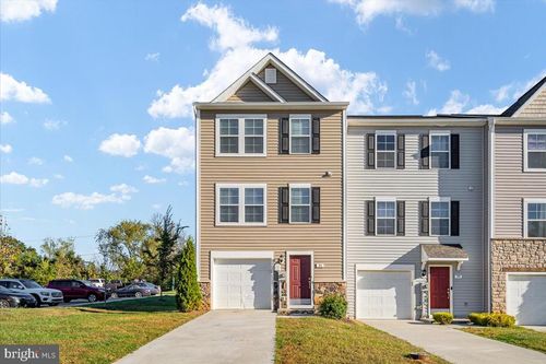 95 Tate Manor Dr, CHARLES TOWN, WV, 25414-1007 | Card Image