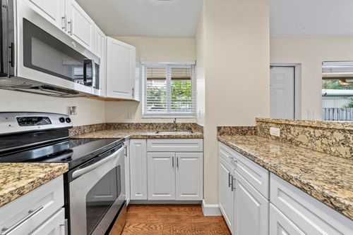 apt-1-404 Se 16th St, Fort Lauderdale, FL, 33316-2570 | Card Image