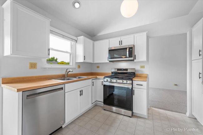 2121 Baldwin Ln, House other with 3 bedrooms, 3 bathrooms and 2 parking in Hanover Park IL | Image 13