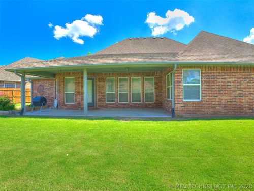 1320 W Dover St, Broken Arrow, OK, 74012-0897 | Card Image