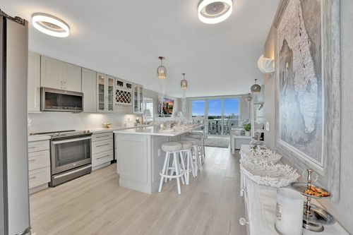 apt-702-231 E Lantana Rd, Lantana, FL, 33462-2927 | Card Image