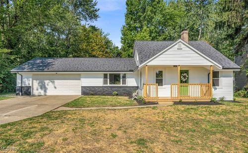 7540 Hickory Rd, Oakwood Village, OH, 44146-6233 | Card Image