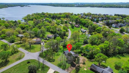 127 Riviera Dr, Hendersonville, TN, 37075-3454 | Card Image