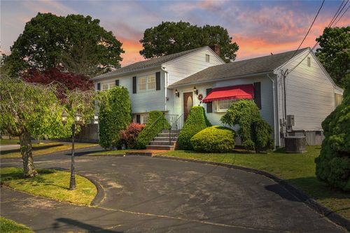 35 Benjamin Ave, Cranston, RI, 02920-1532 | Card Image