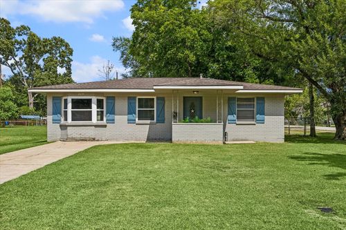 2439 S Austin Ave, Pearland, TX, 77581-3926 | Card Image