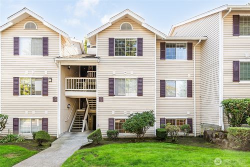 j131-19230 Forest Park Drive Ne, Lake Forest Park, WA, 98155 | Card Image
