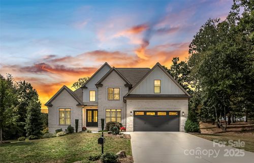 893 Players Ridge Rd, Hickory, NC, 28601-8855 | Card Image