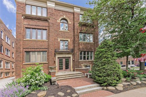 apt-2-2725 Hampshire Rd, Cleveland Heights, OH, 44106-2570 | Card Image