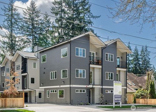a-221 Ne 185th Street, Shoreline, WA, 98155 | Card Image