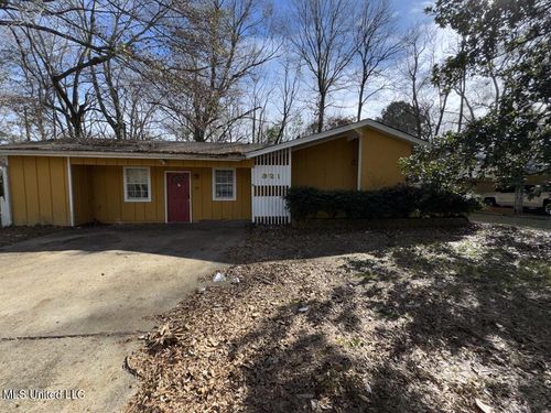 921 Westway St, Jackson, MS, 39212-3947 | Card Image