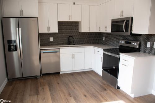 746 Granada Rd, Carroll, IA, 51401-1712 | Card Image