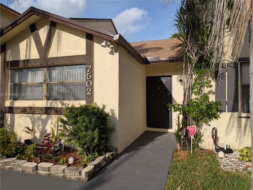 7502 Nw 33rd St, Lauderhill, FL, 33319-4976 | Card Image