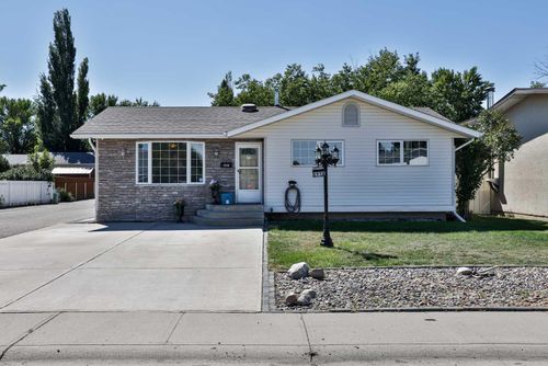 1910 24 Avenue N, Lethbridge, AB, T1H4T2 | Card Image