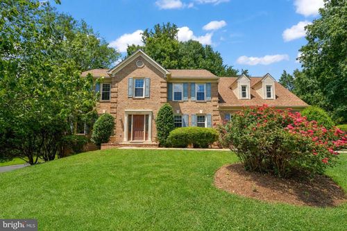 5926 Fairview Woods Dr, FAIRFAX STATION, VA, 22039-1424 | Card Image