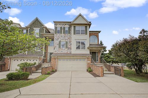 9 Lyons Ct, Dearborn, MI, 48126-4171 | Card Image