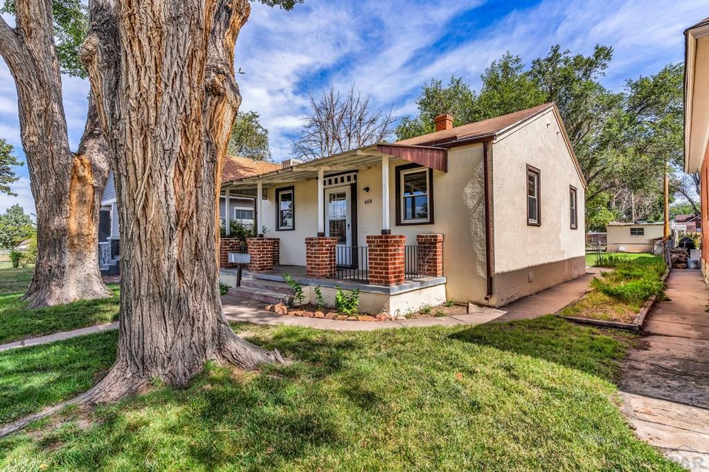 Lake Ave, Pueblo, CO 81004