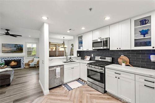 135 California Ct, Mission Viejo, CA, 92692-4079 | Card Image