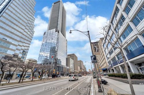 3902-488 University Ave, Toronto, ON, M5G0C1 | Card Image