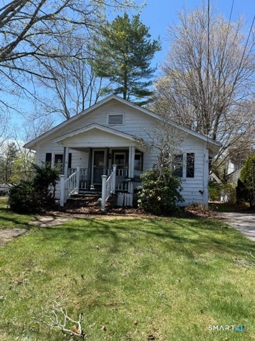 11 Cottage St, Putnam, CT, 06260-1001 | Card Image