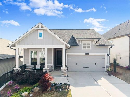 6838 Welcome Rd, Flowery Branch, GA, 30542 | Card Image