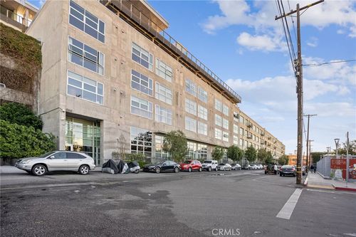 510 103 W 103rd St, Los Angeles, CA, 90044-4538 | Card Image