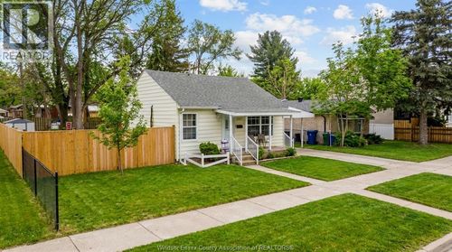 3567 King St, Windsor, ON, N9C1P4 | Card Image