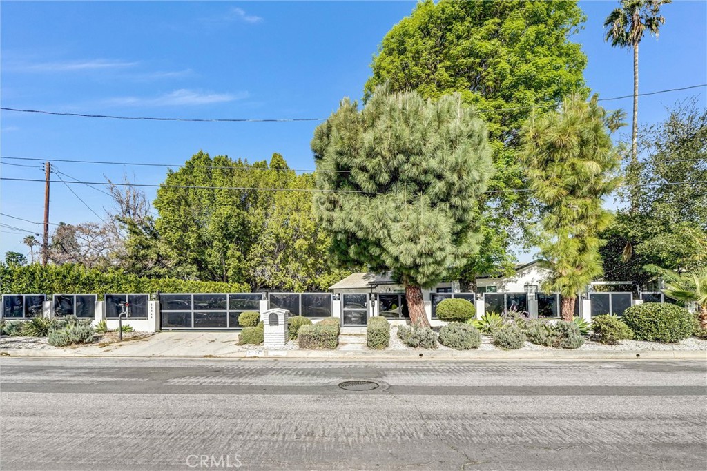 Residential in Woodland Hills 3