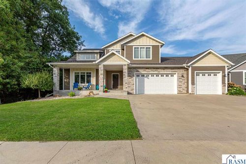 317 Oak Marsh Dr, Mankato, MN, 56001-7055 | Card Image