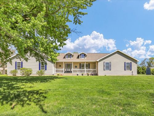 44 Hillcrest Dr, Tuscola, IL, 61953-2020 | Card Image