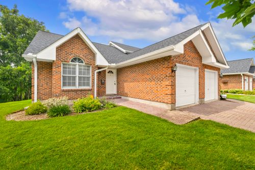 110 West St, Lake Geneva, WI, 53147-2075 | Card Image