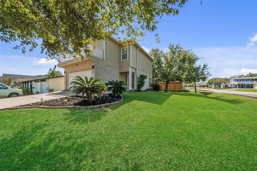 3802 Barracuda Ln, La Porte, TX, 77571-7302 | Card Image