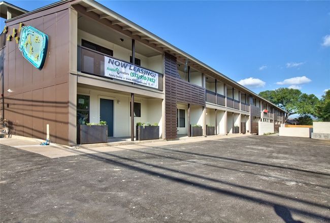 APT-117 - 924 E 51 St St, Townhouse with 1 bedrooms, 1 bathrooms and 1 parking in Austin TX | Image 33