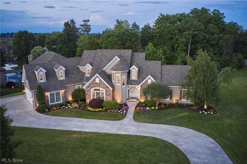 545 Sawgrass Dr, Akron, OH, 44333-9280 | Card Image
