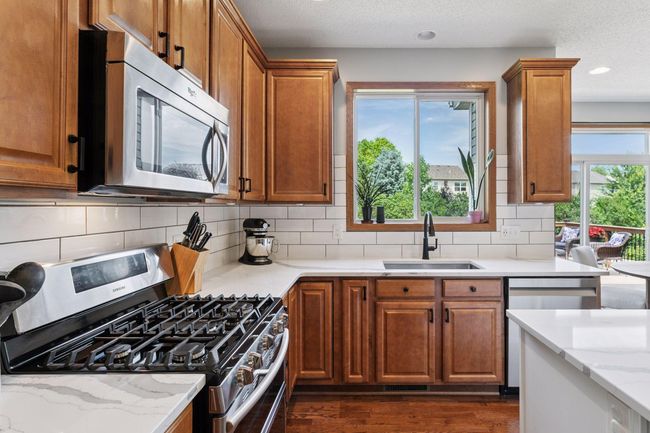 2034 Schoolmaster Dr, House other with 3 bedrooms, 3 bathrooms and null parking in Chaska MN | Image 7