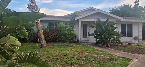 526 102nd Ave N, Naples, FL, 34108-3209 | Card Image