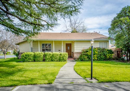1 Locust St, Woodland, CA, 95695-3266 | Card Image