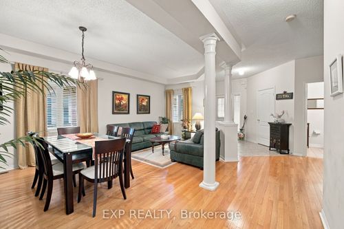 42 Kaitlin Drive, Richmond Hill, ON, L4E3W7 | Card Image