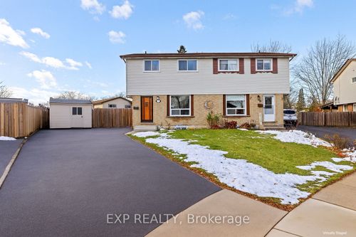 9 Cleveland Pl, Stoney Creek, ON, L8J1M9 | Card Image